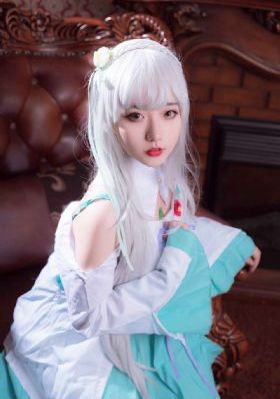 国产金牌摄影师果哥_HD在线观看电视