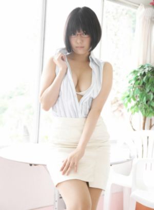 欧美女明星棒球帽街拍_BD英语免费观看韩国
